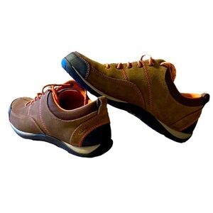 L.L. Bean Brown and Peach/light Salmon Colored Women's Sneakers - Size 7W